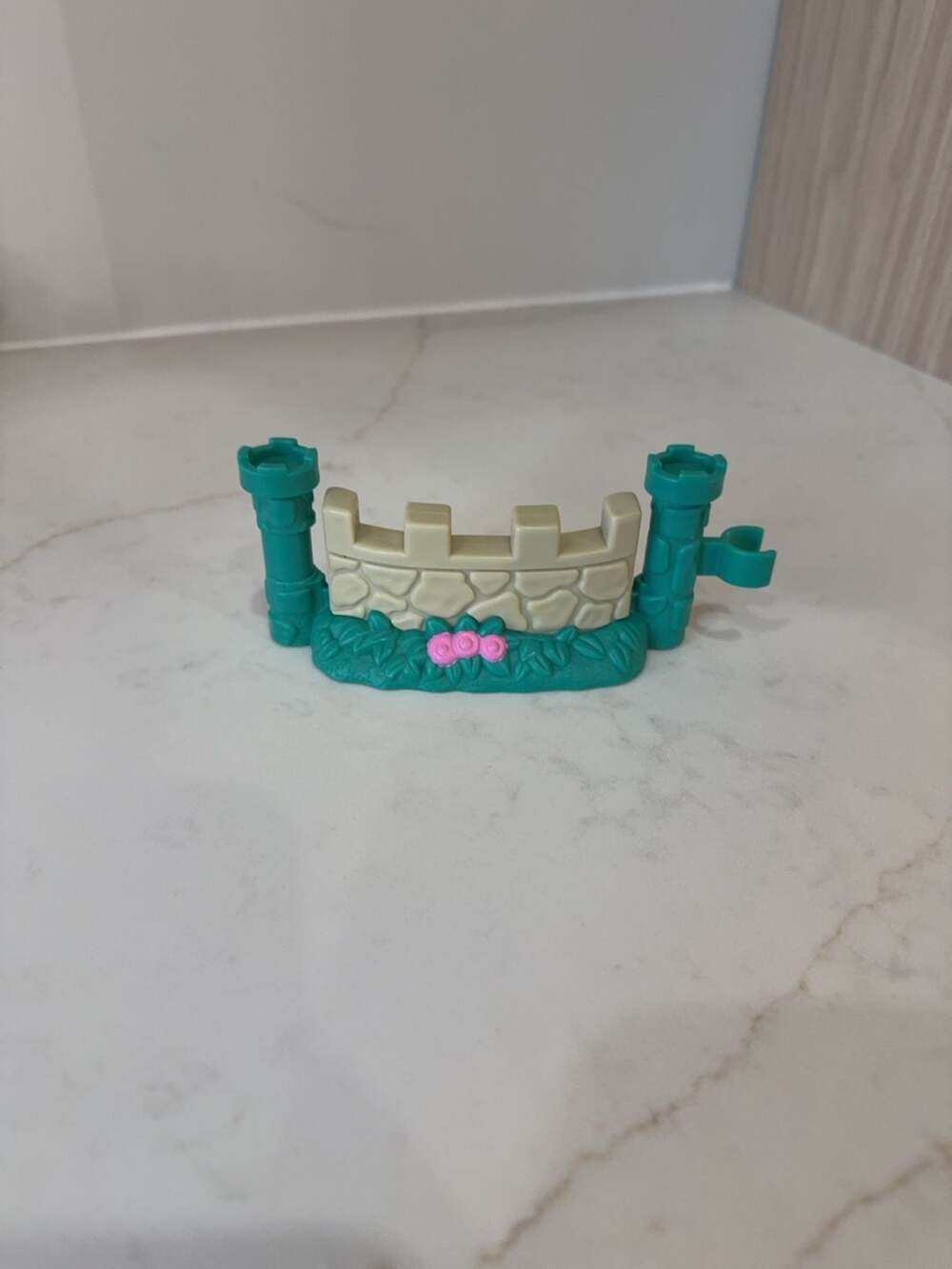 Fisher Price Little People Lil Kingdom Palace Castle Princess Woodsman Fence